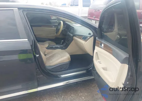 2017 Hyundai Sonata Limited z USA, uszkodzony, nr VIN 5NPE34AF1HH508192